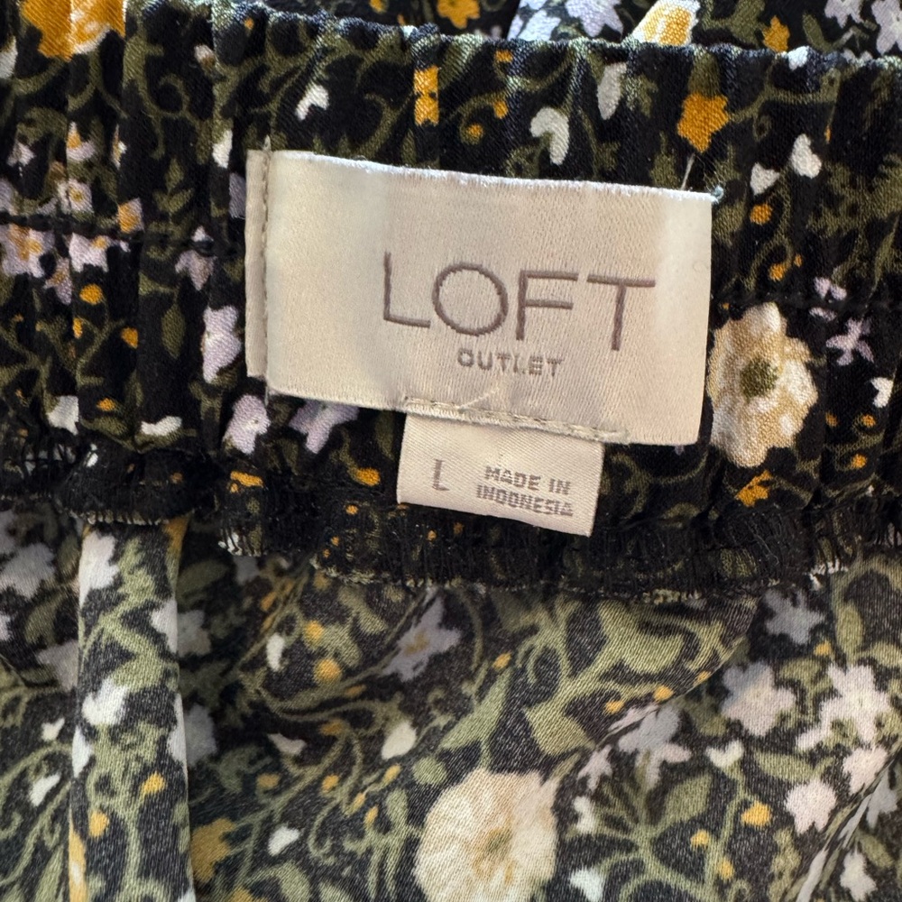 LOFT Black Floral Tiered Mini Skirt with White & Yellow Flowers - Picture 4 of 4